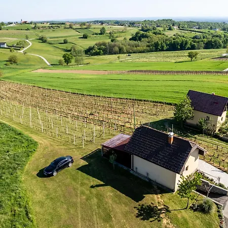 Apartma Eni 아파트